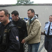 Taxikář obviněný z útoku kyselinou již čeká na termín soudu