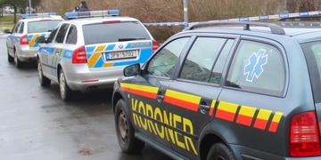 Žena se zabila pádem z budovy polikliniky