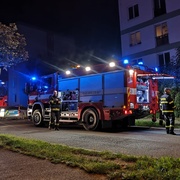 V noci vyjížděli hasiči do Zahradní ulice