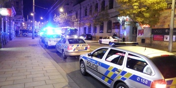 Sobotní noc plná rvaček, převládali cizinci