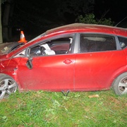 Řidič nezvládl řízení a dvakrát auto převrátil