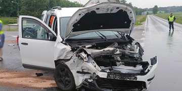 Nepozornost řidičky skončila střetem vozů