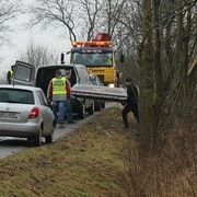 Ranní riskantní jízda dvou mladíků přinesla smrt