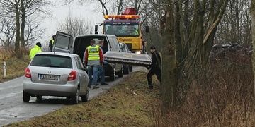 Ranní riskantní jízda dvou mladíků přinesla smrt