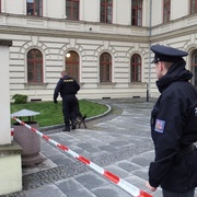 Aktuálně - Anonym nahlásil nástražný výbušný systém v budově soudu