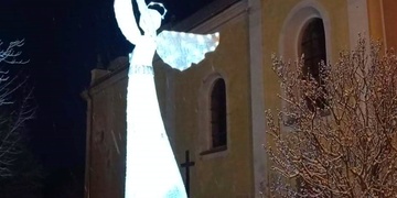 Zloděj vánočního anděla byl usvědčen a dopaden