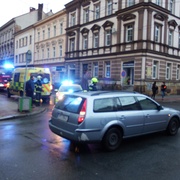 Řidič se za jízdy zhroutil