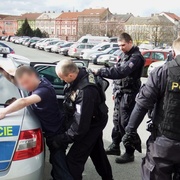 Tři hledaní za pouhé tři dny skončili ve věznicích