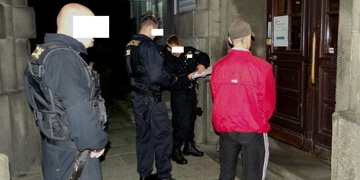 Namol opilý jezdil po Plzni, policisté ho zadrželi dokonce 2x po sobě