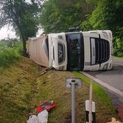 Nehoda kamionu uzavřela hlavní tah z Plzně na Písek