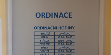 Dva zloději vykradli ordinaci