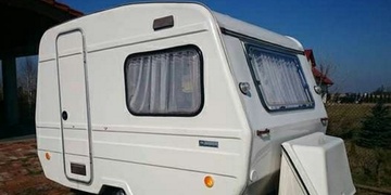 V Plzni na Borech odcizili karavan