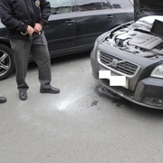 Požár auta v Plzni uhasil v zárodku kolemjedoucí řidič