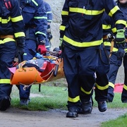 Mrtvá žena a těžce zraněný muž