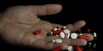 Babička se rozhodla dobrovolně zemřít a spolykala prášky