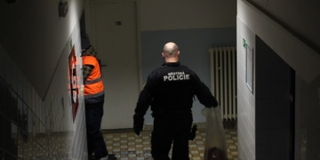 Bezvládný muž na ulici i neoprávněné vniknutí do objektu
