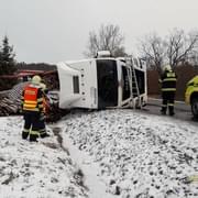 Kamion objížděl nehodu a havaroval