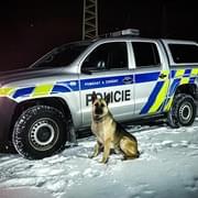 Policisté zadrželi dva pachatele, třetího dopadl služební pes Bond