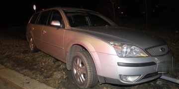 Silně opilého řidiče zastavil svědek, řidičku značka