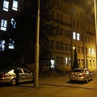 Bulhar zbil přítelkyni a schoval se na ubytovně