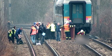 Vlakem sražený a usmrcený člověk