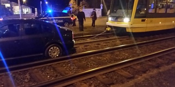 Tramvajovou dopravu v Bolevci zablokovalo další auto