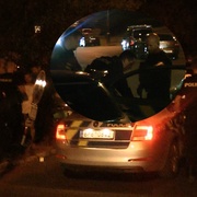 Opilá "dáma" se prala s policisty