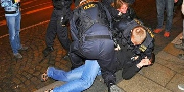 "Rváči se rozprchli jako švábi" a "Zbil muže před dětmi"