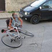 Cyklista s více než třemi promile se pokusil jet na kole domů
