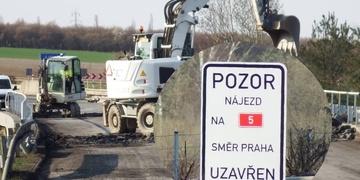 Pozor! Uzavřen nájezd na D5 u Ejpovic