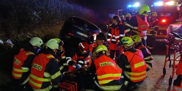 Tragická dopravní nehoda - aktualizováno: žena a muž zemřeli