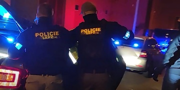 Šestnáctiletého chlapce přepadl muž s nožem