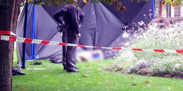 Nález mrtvého muže ve fontáně