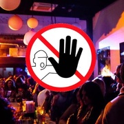 Restaurace, bary i diskotéky budou muset zavírat v jedenáct
