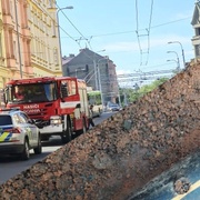 Únik plynu, hasiči museli evakuovat sedm lidí včetně dvou dětí