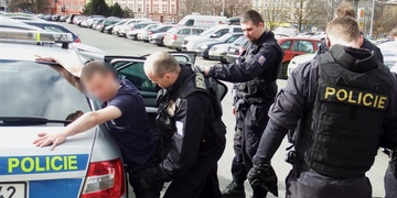 Tři hledaní za pouhé tři dny skončili ve věznicích