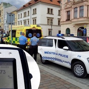 Bitka bezdomovců na náměstí Republiky