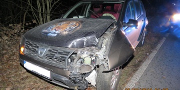 Za volantem usnula a vyvrátila sloup