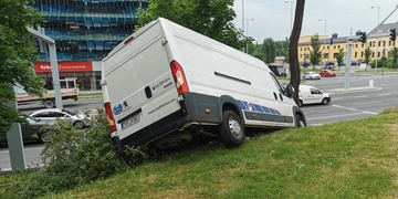 V centru Plzně ujela řidiči pošťácká dodávka