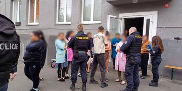 Razie v ubytovnách, kasinech i agenturních autobusech