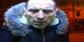 Poznáte mě? Pokouším se v Plzni vybrat z kradené kreditky