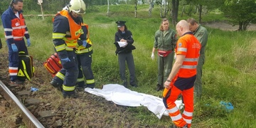 Vlak srazil a na místě usmrtil muže