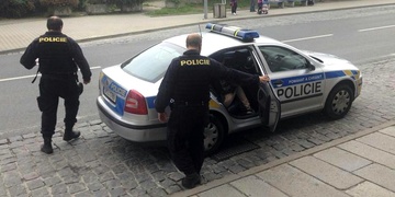 Bez řidičáku, zato pod vlivem pervitinu