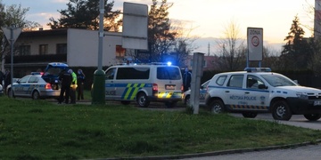 Těžce opilý senior boural a ještě slovně napadal ostatní