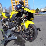 Čelní střet vozidla s motocyklem