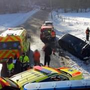 Dopravní nehoda, hasiči vyprošťovali dvě ženy