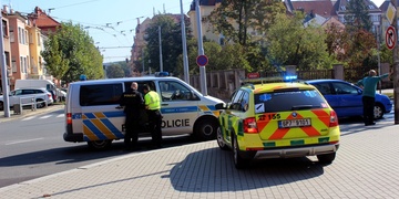 Devětasedmdesátiletý řidič srazil třiaosmdesátiletou chodkyni