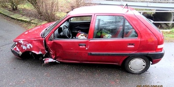 Opilý způsobil nehodu a chtěl z místa utéct