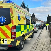 Muž vystoupil z auta přímo před projíždějící vozidlo