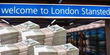 Muž přišel o osm milionů a ještě letěl do Anglie, protože věřil tomu, že mu tam jeho peníze vrátí